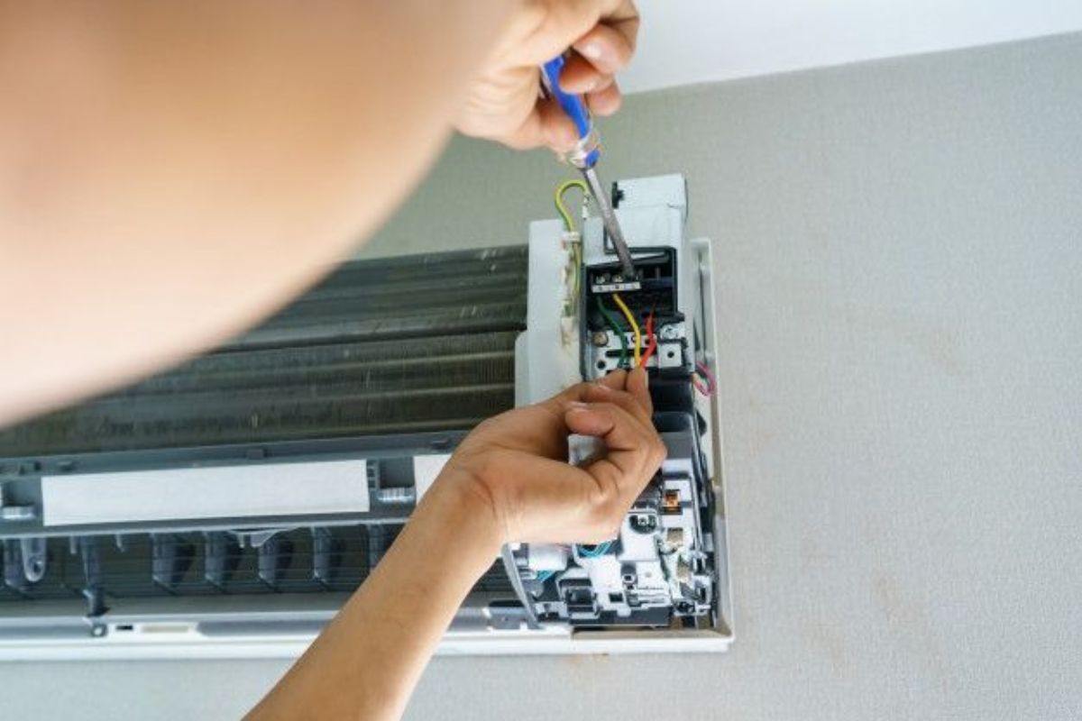 Repairing the YEX382V3YTE Air Conditioner: A Step-by-Step Guide